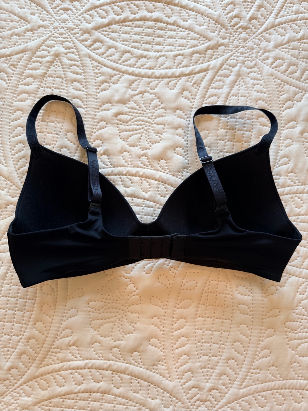 Victoria’s Secret T-Shirt Lightly Lined Wireless Bra Black 34D - Picture 2 of 4